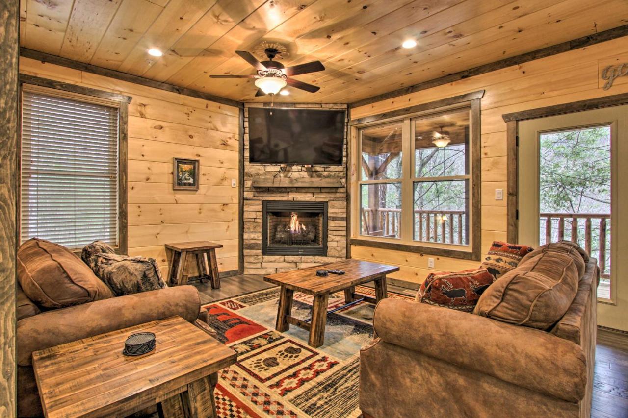 Luxe Cabin With Home Theater Less Than 2 Miles To Gatlinburg Exterior foto