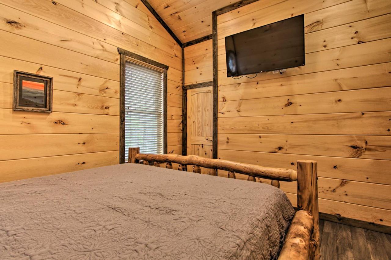 Luxe Cabin With Home Theater Less Than 2 Miles To Gatlinburg Exterior foto