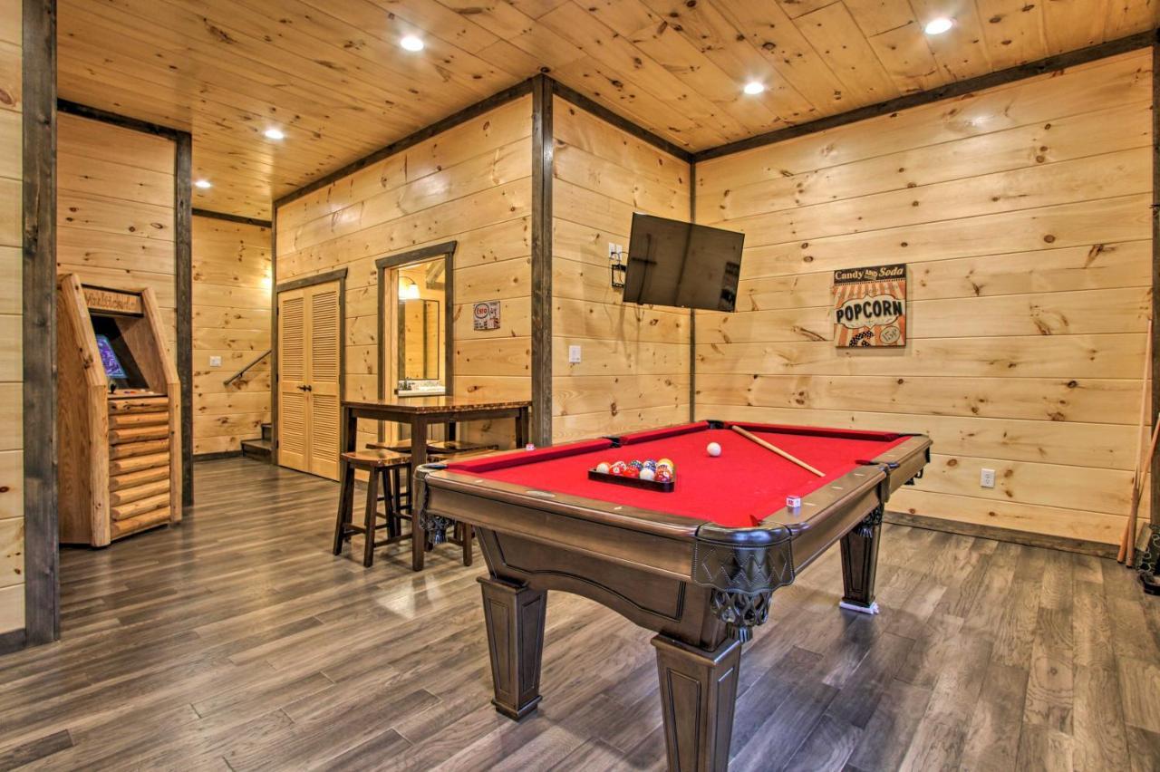 Luxe Cabin With Home Theater Less Than 2 Miles To Gatlinburg Exterior foto