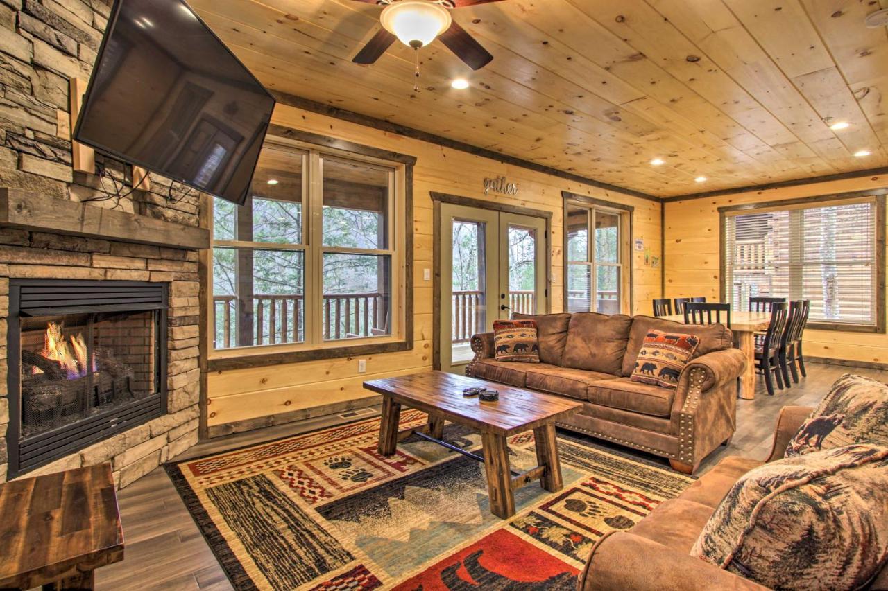 Luxe Cabin With Home Theater Less Than 2 Miles To Gatlinburg Exterior foto